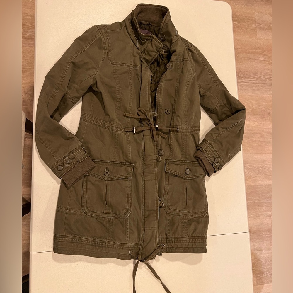 Forever 21 Women’s Small Zipper Green Jacket coat with waist that comes in